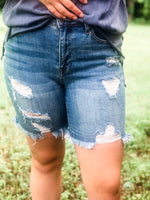 MID THIGH DISTRESSED SHORTS